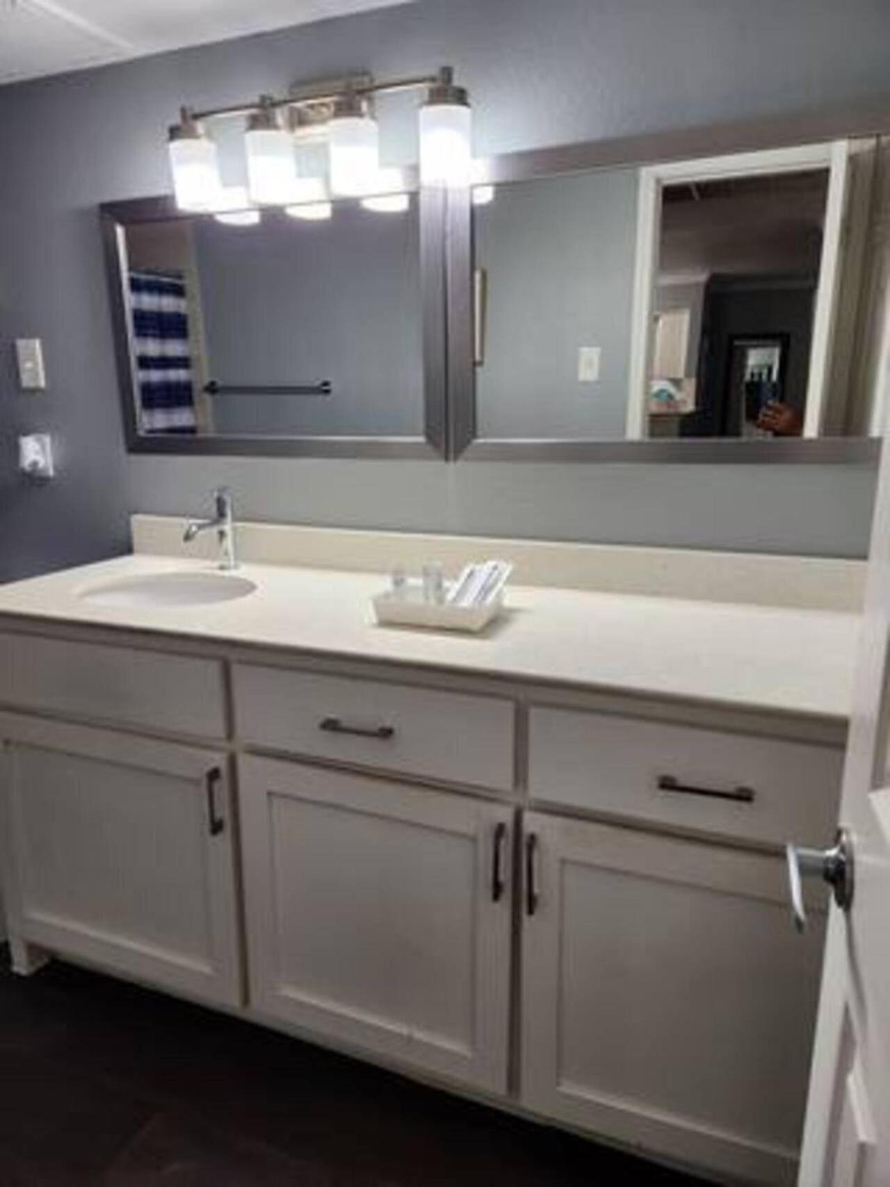 Blue Shark *B501* @ Medical Center 1Br Modern King Apartment With Private Patio Houston Zewnętrze zdjęcie