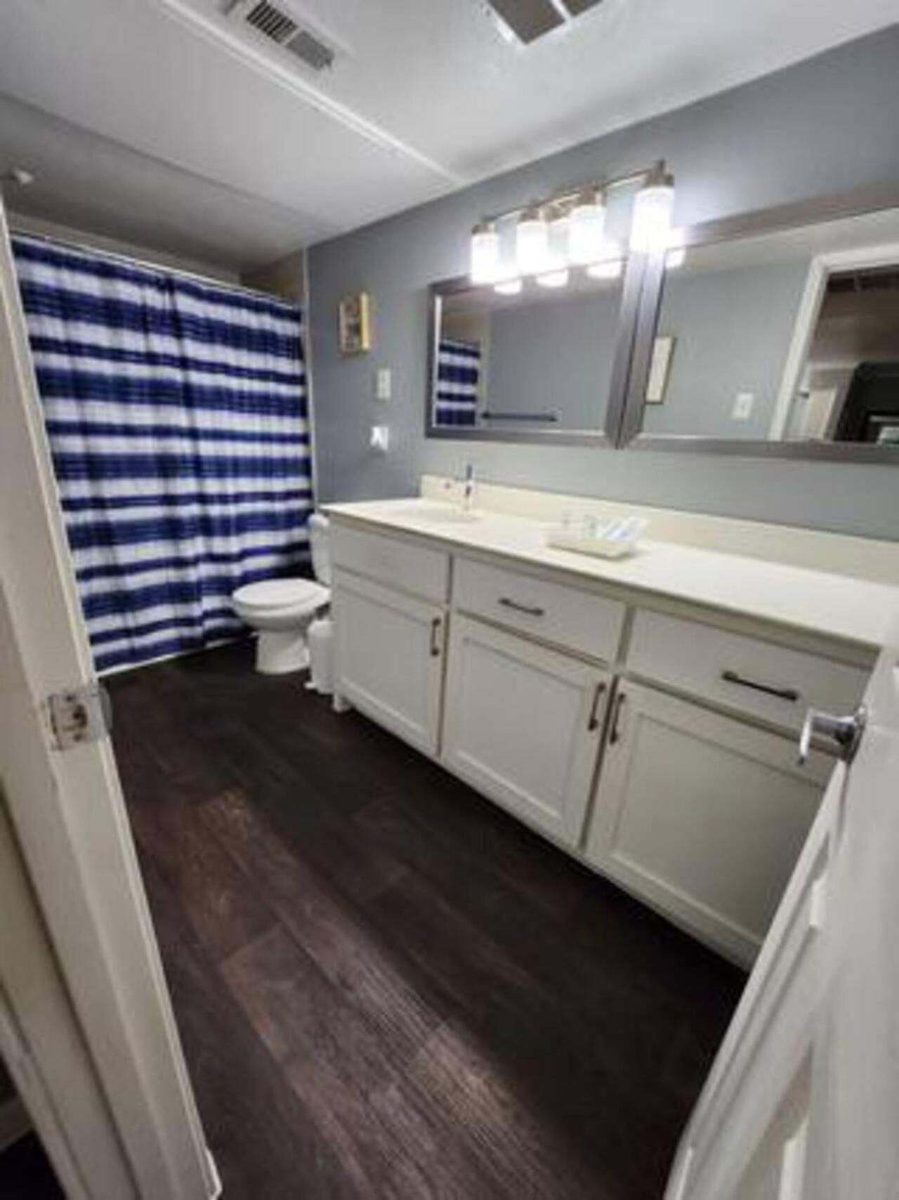 Blue Shark *B501* @ Medical Center 1Br Modern King Apartment With Private Patio Houston Zewnętrze zdjęcie